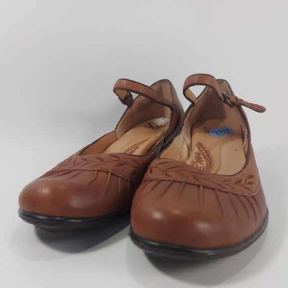 Sofft Light Brown Mary Jane Low Heel Shoes Ankle Strap, 7.5 - Picture 2 of 11